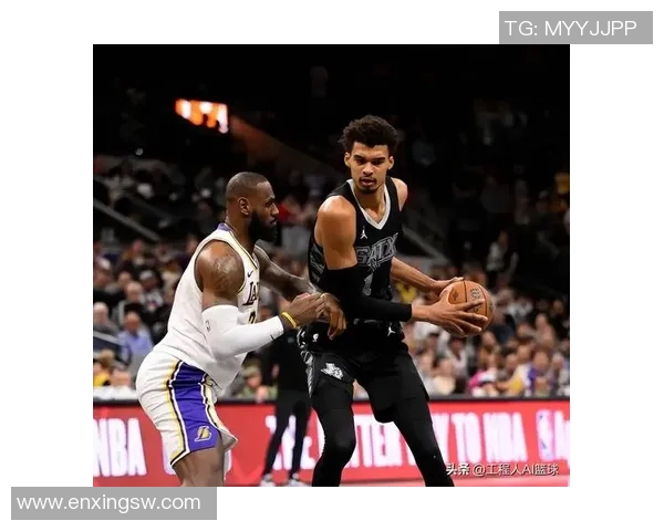 詹姆斯连续第四场砍下30+，领导湖人取得四连胜