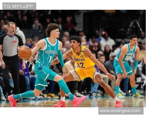 湖人队在对阵黄蜂的比赛中展现强大实力实现大胜精彩回放 湖人队在对阵黄蜂的比赛中展现强大实力实现大胜精彩回放